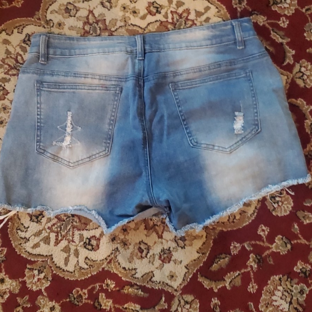 Short - Picture 2 of 4